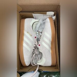 Adida gazelle valentines version